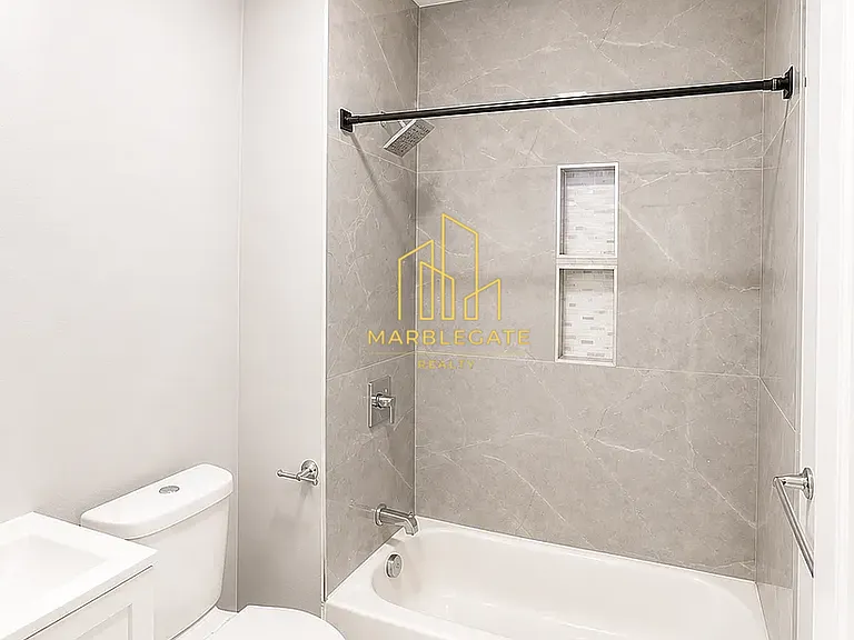 381 Leslie St #1E — Photo 10