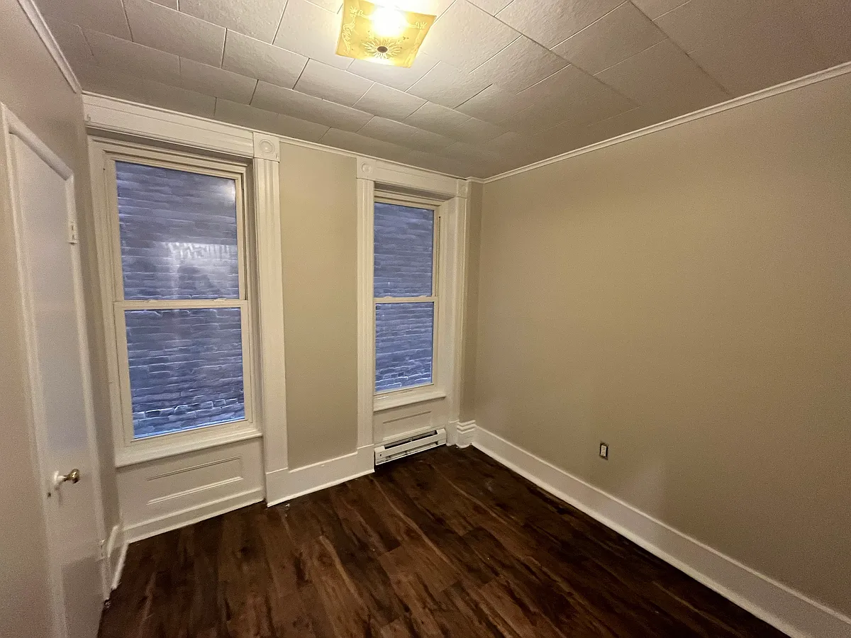 Building Photo - 308 3rd St #1A