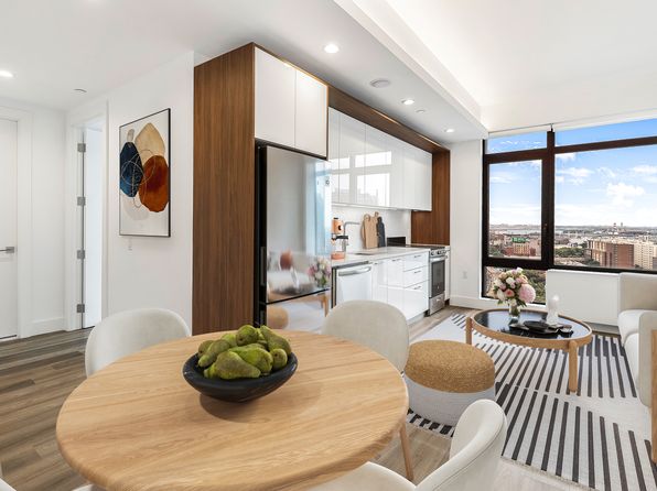 224 E 135th St #901S