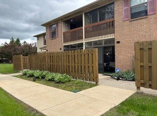 19255 Surrey Ln #41, Northville, MI 48167