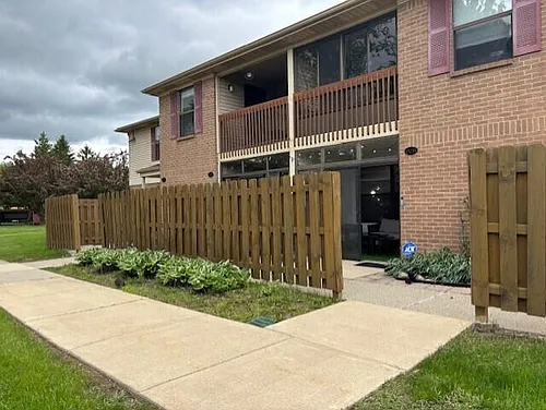19255 Surrey Ln Photo 1