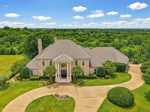 5760 Forest Highlands Dr, Fort Worth, TX 76132