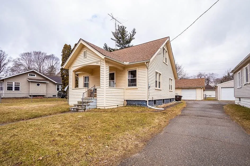 322 Hillside Ave photo 1