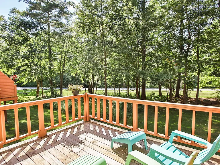 5 Dunvegan Woods — Photo 17