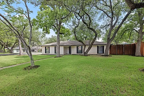 9201 Robins Nest Ln Photo 1