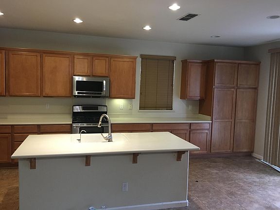 3rd image of 316 Finchwood Dr