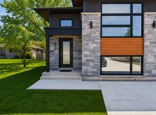 1085 Sutton St, Kincardine, ON N2Z 2G1