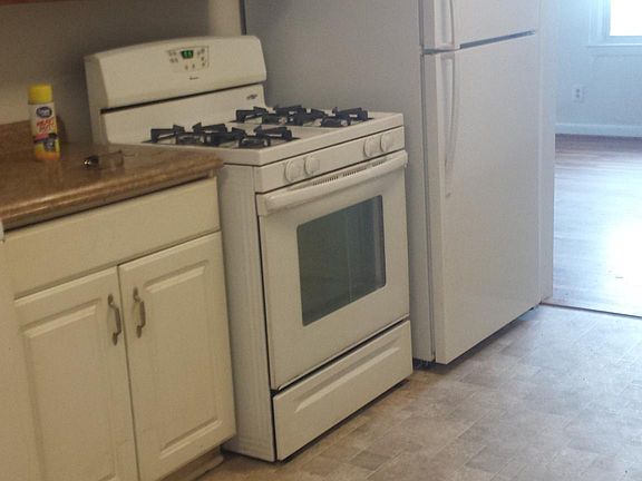 4th image of 3026 Lorraine Ave #A