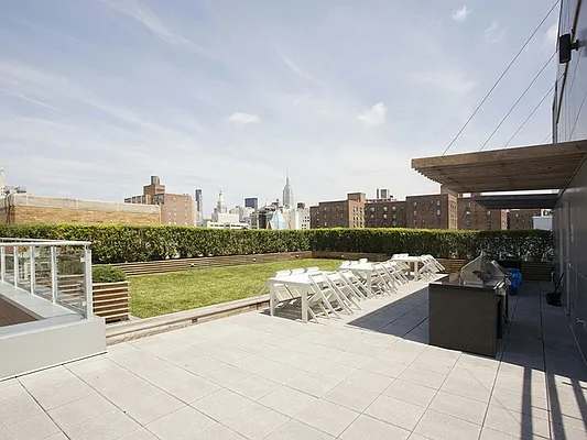 Sold by Sotheby's International Realty | media 18