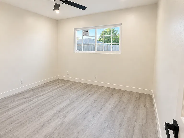 5848 Gardenia Ave #5848 — Photo 6