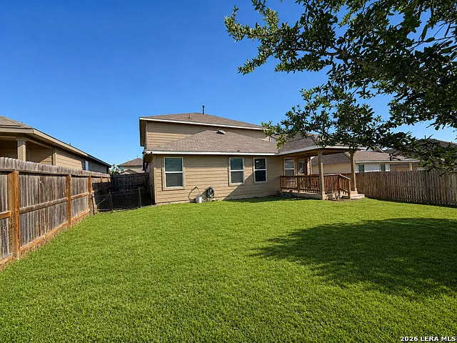 5 bed, 2.5 bath, 2627 sqft, $2,200 — Photo 2