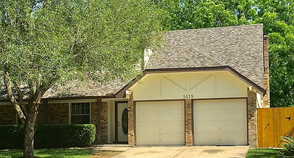 4 bed, 2.5 bath, 2440 sqft, $2,695 — Photo 1