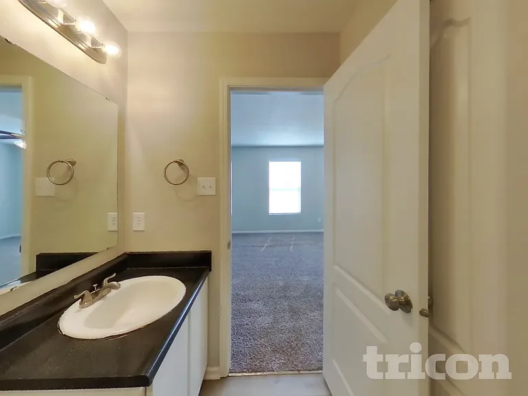 6238 Monteo Ln — Photo 10