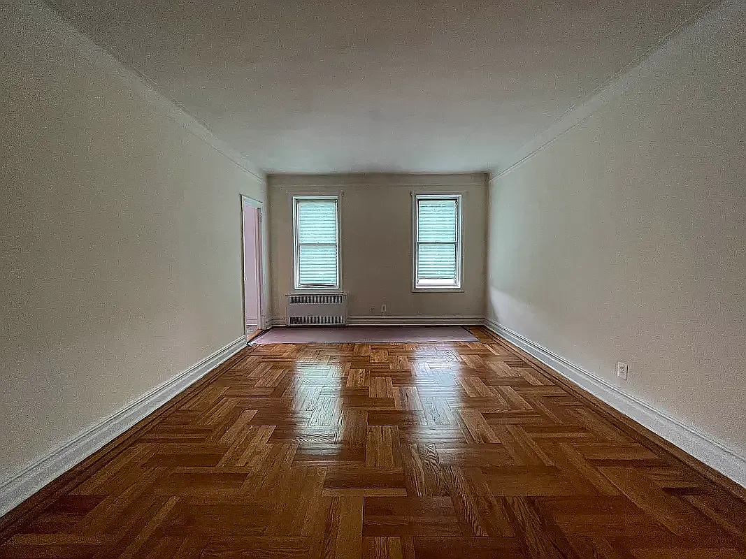 3210 Avenue H — Photo 3