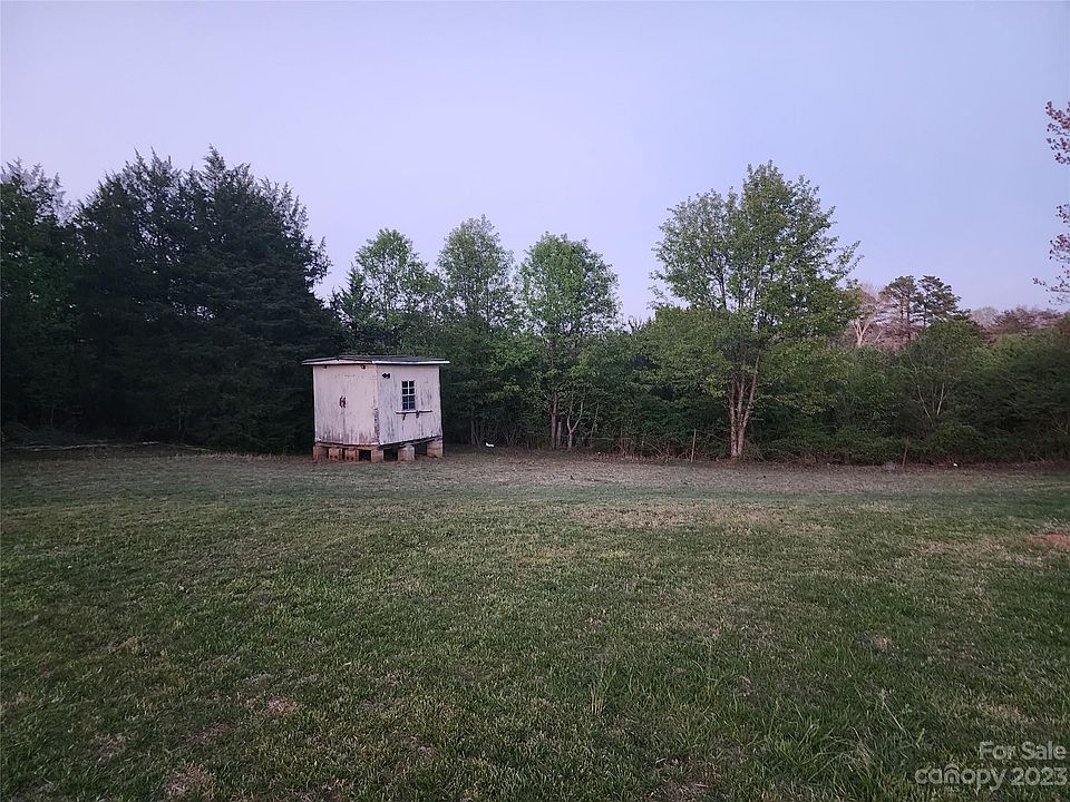 2nd image of 2321 Jack London St