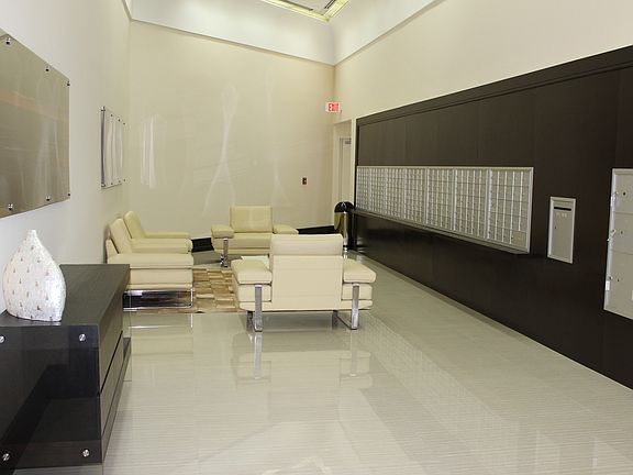 5th image of 16485 Collins Ave #43