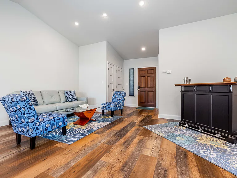 268 Frederick Dr — Photo 9