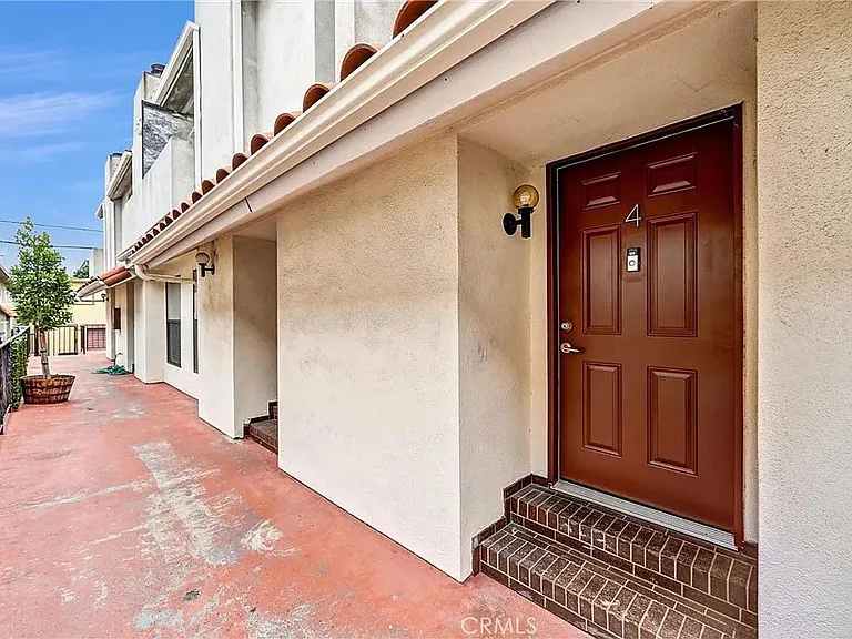 219 N Isabel St #4 — Photo 41