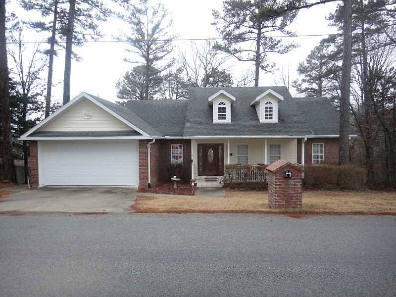 1st image of 16025 Hickory Dr