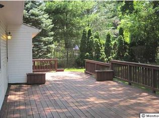 5 Rowena Rd, Manalapan, NJ 07726