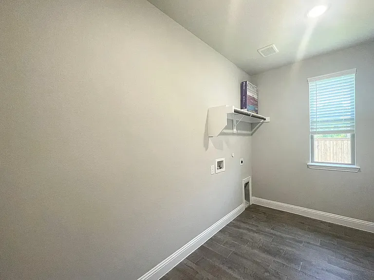 1540 Charismatic Ct — Photo 14