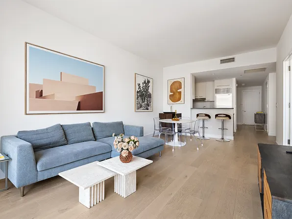 255 Hudson Street 7C image 3 of 8