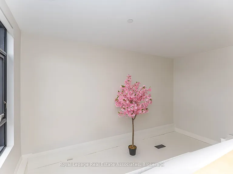 1000 Bathurst St #401 — Photo 28