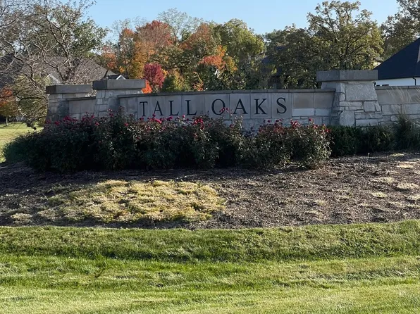 165 Winding Hill Dr, Elgin, IL 60124