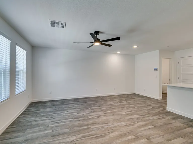 9849 Hidden Pass Ave — Photo 10