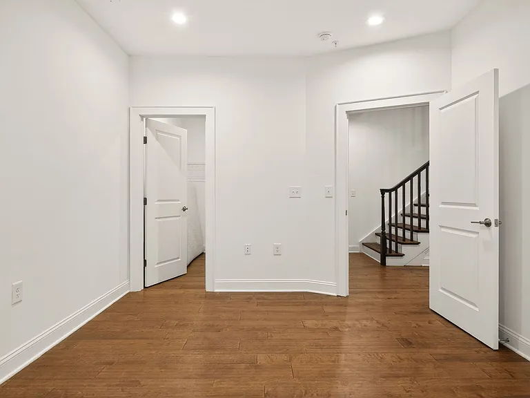 333 SE Eheart St — Photo 62