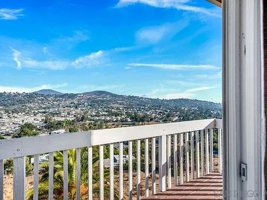 3475 Lakeview Dr — Photo 1