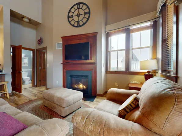 419 Allegheny Springs Ldg, Snowshoe, WV 26209