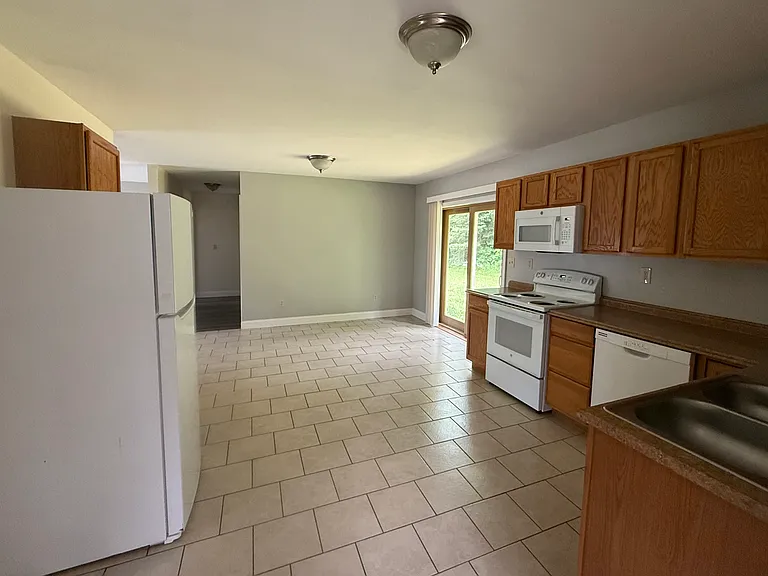 18 Northland Rd #2 — Photo 4
