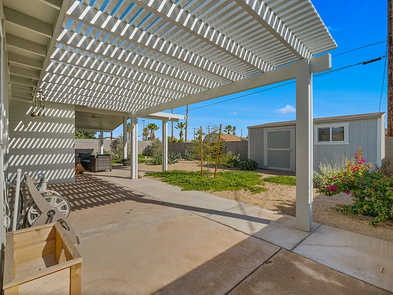 2115 N Normal Ave — Photo 35
