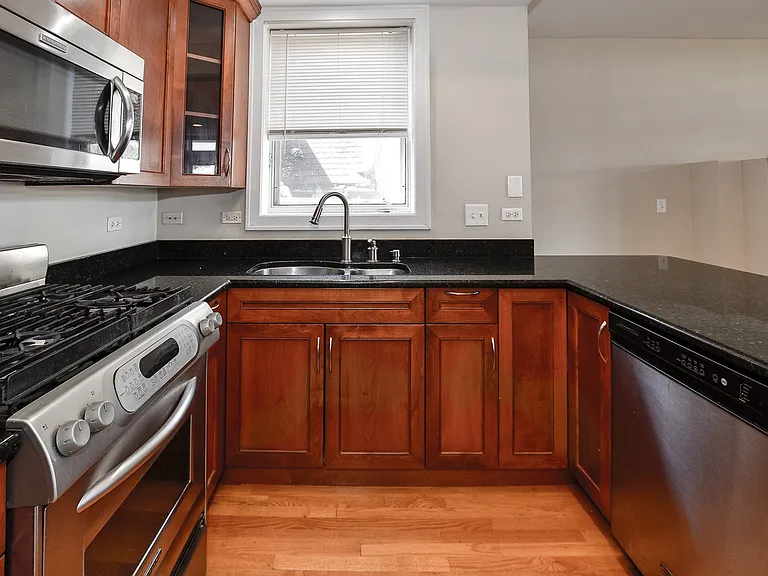 2942 N Lincoln Ave #3S — Photo 8