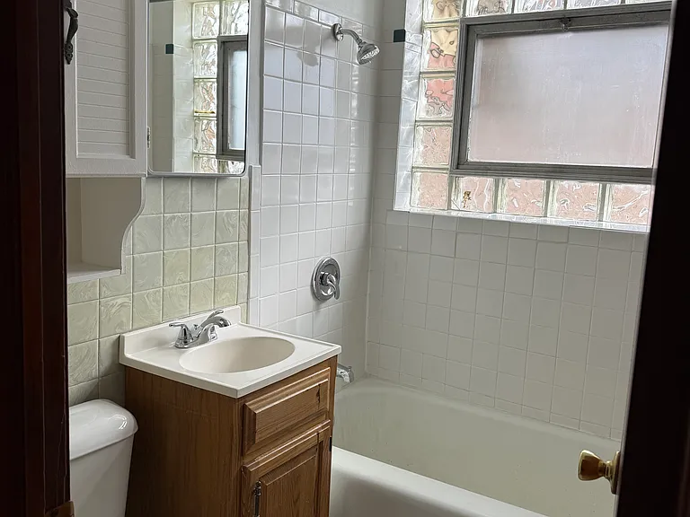 7111 W Farragut Ave — Photo 11