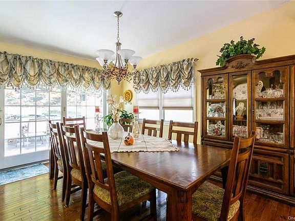 4th image of 174 Curtis Ln