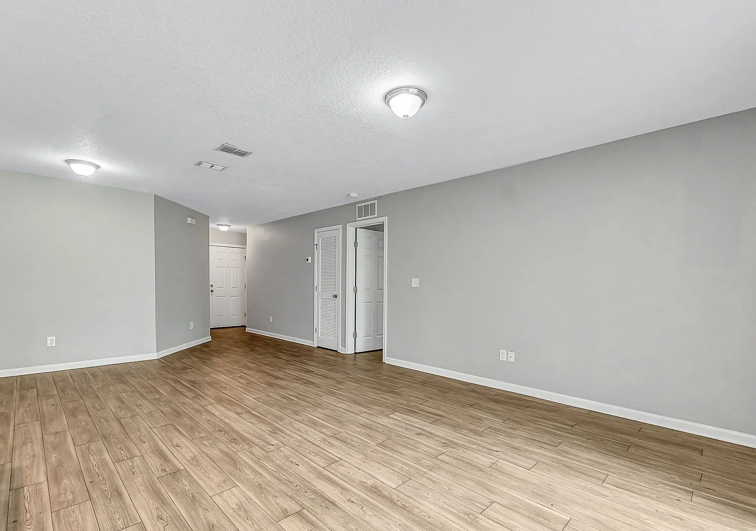 Two Weeks Free Spacious Single-Family Home | 3br/2ba | 2-Car Garage — Photo 4
