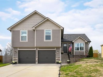 1305 SW Addie Ln, Grain Valley, MO, 64029