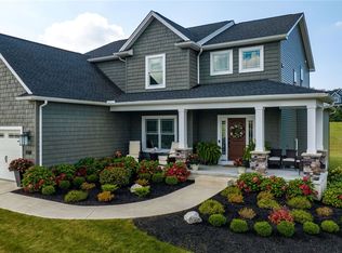 6968 Taylor Rd, Hamburg, NY 14075