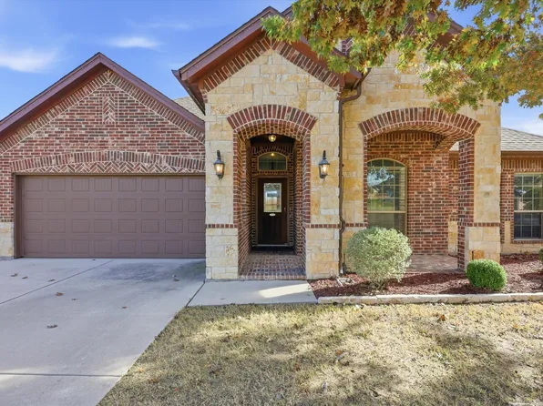 8916 Stone Top Dr, Fort Worth, TX 76179