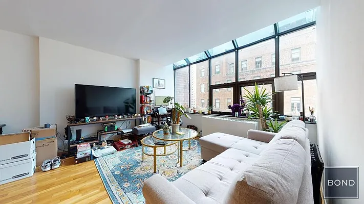 Rented by Bond New York | media 8