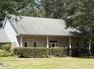 226 Pineview Cir, Flora, MS 39071