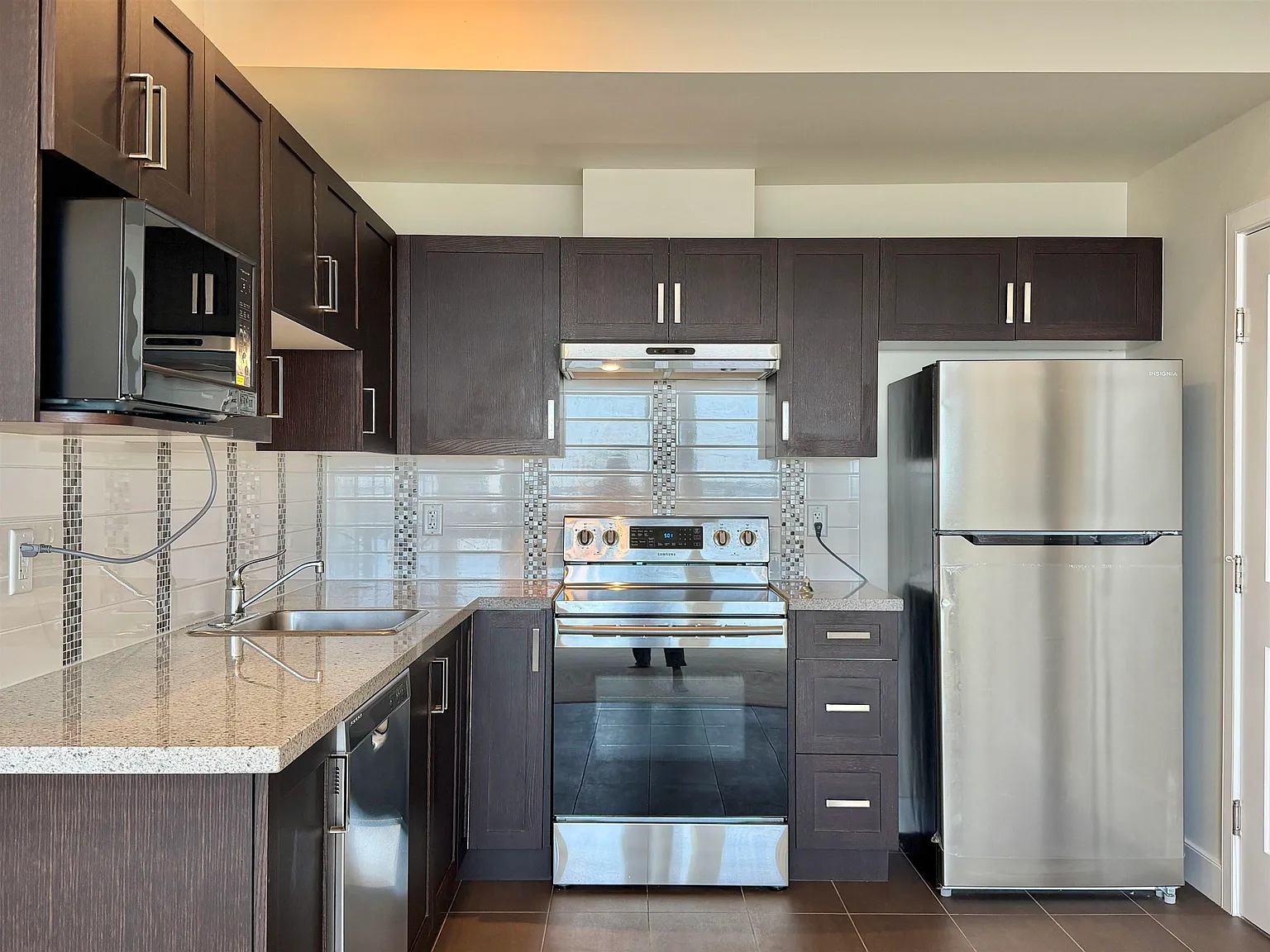 2 bed, 900 sqft, $1,750 — Photo 1