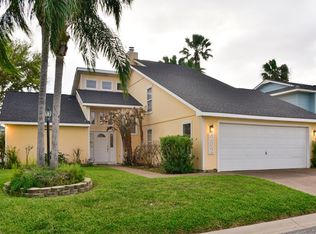 402 Captains Cv, Rockport, TX 78382