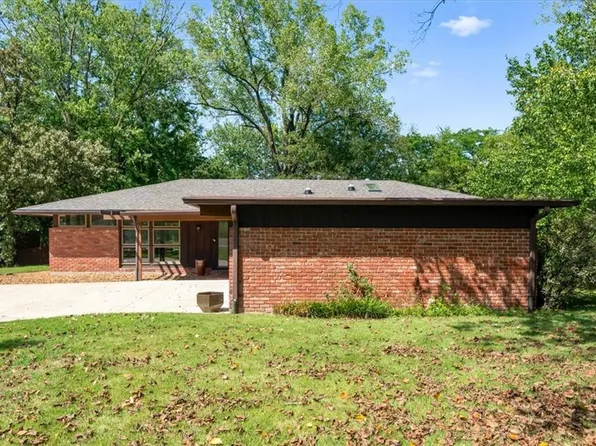 2404 Orchard Ln, Lawrence, KS 66049