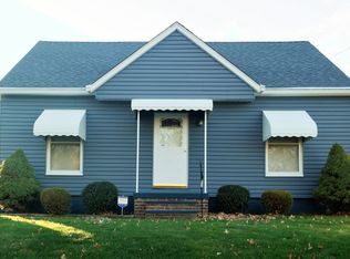 1390 Rowe St, Akron, OH 44306