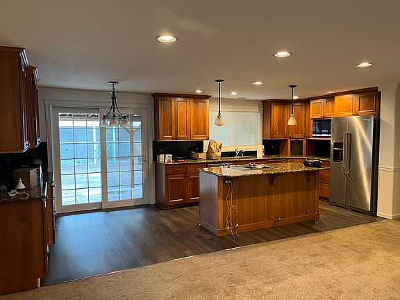 4th image of 10311 NE 13th Ave