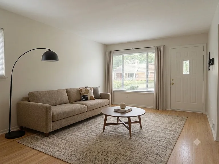 3016 Harvard Rd — Photo 2