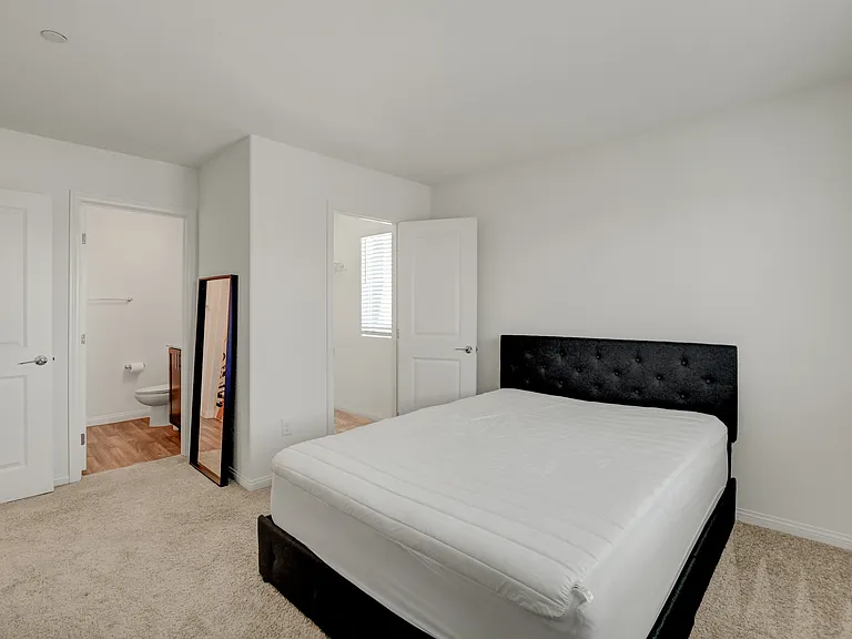 6924 Spicy Merlot St — Photo 3